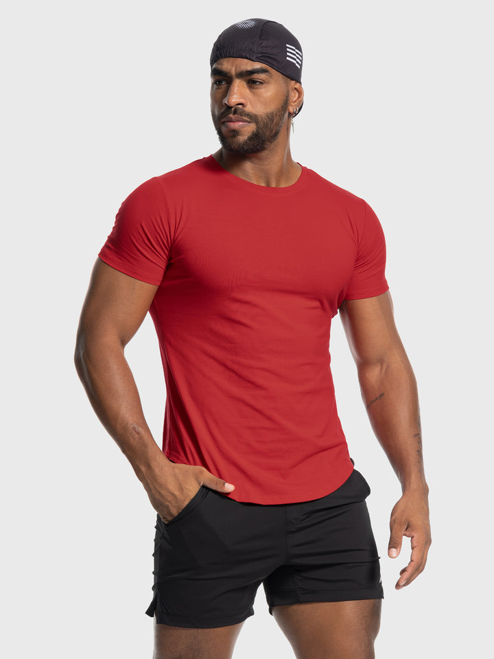 Camiseta con dobladillo redondeado Kore Muscle Fit Tech Crew Neck 